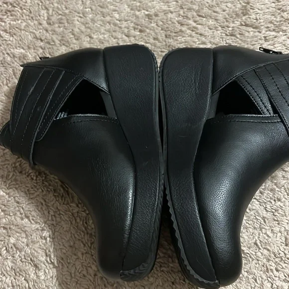 Volatile Flagstaff Womens Buckle Ankle Wedge Boots size 8 new with out tag - Picture 4 of 5